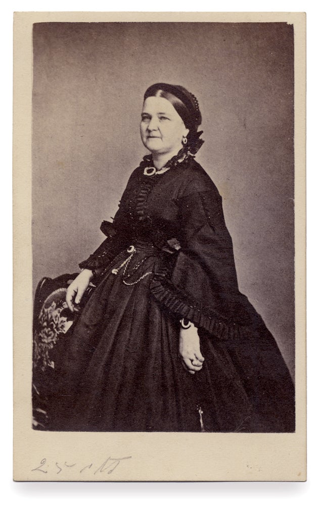[3727108] [Carte de visite Photograph of First Lady Mary Todd Lincoln]. Mary Todd Lincoln, 1818–1882.