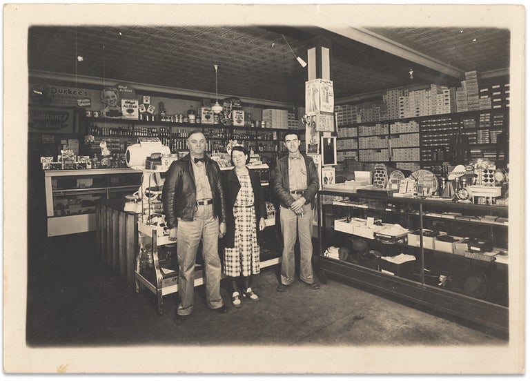 [3733185] 1937 Photograph of the Interior of a General Store in Pine Castle, Florida. Unkn.
