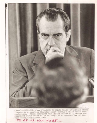 Archive of 425 Nixon Administration wire press photographs 1969-1976.